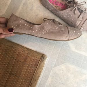Suede Oxford Style shoe by Betseyville